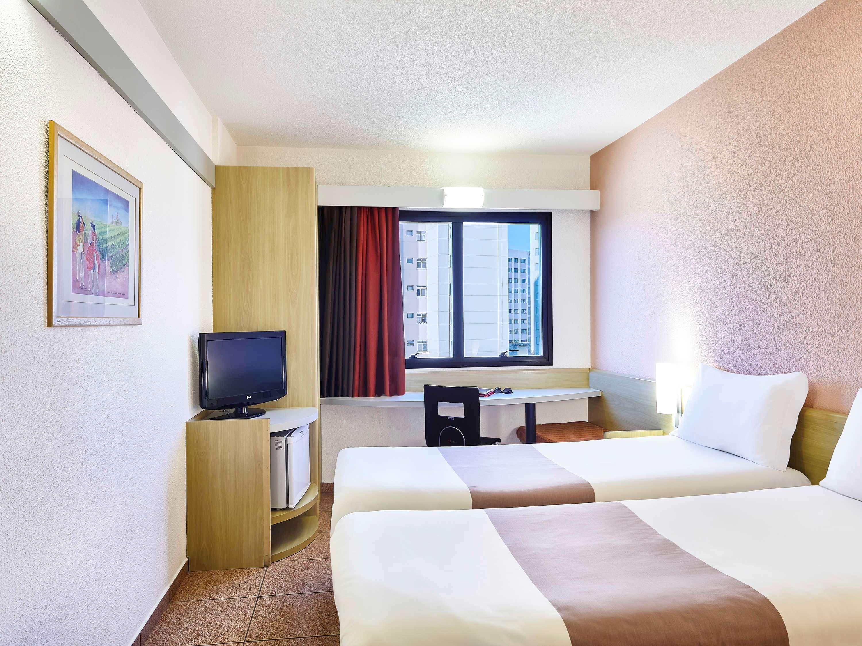 Ibis Taubate Hotel Exterior photo